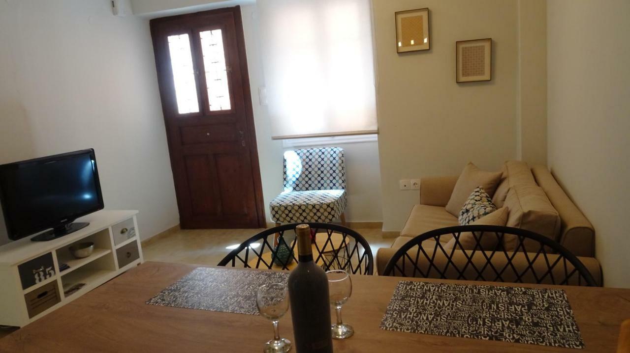 ארמופוליס Elegant And Comfortable Apartment In The City Center מראה חיצוני תמונה